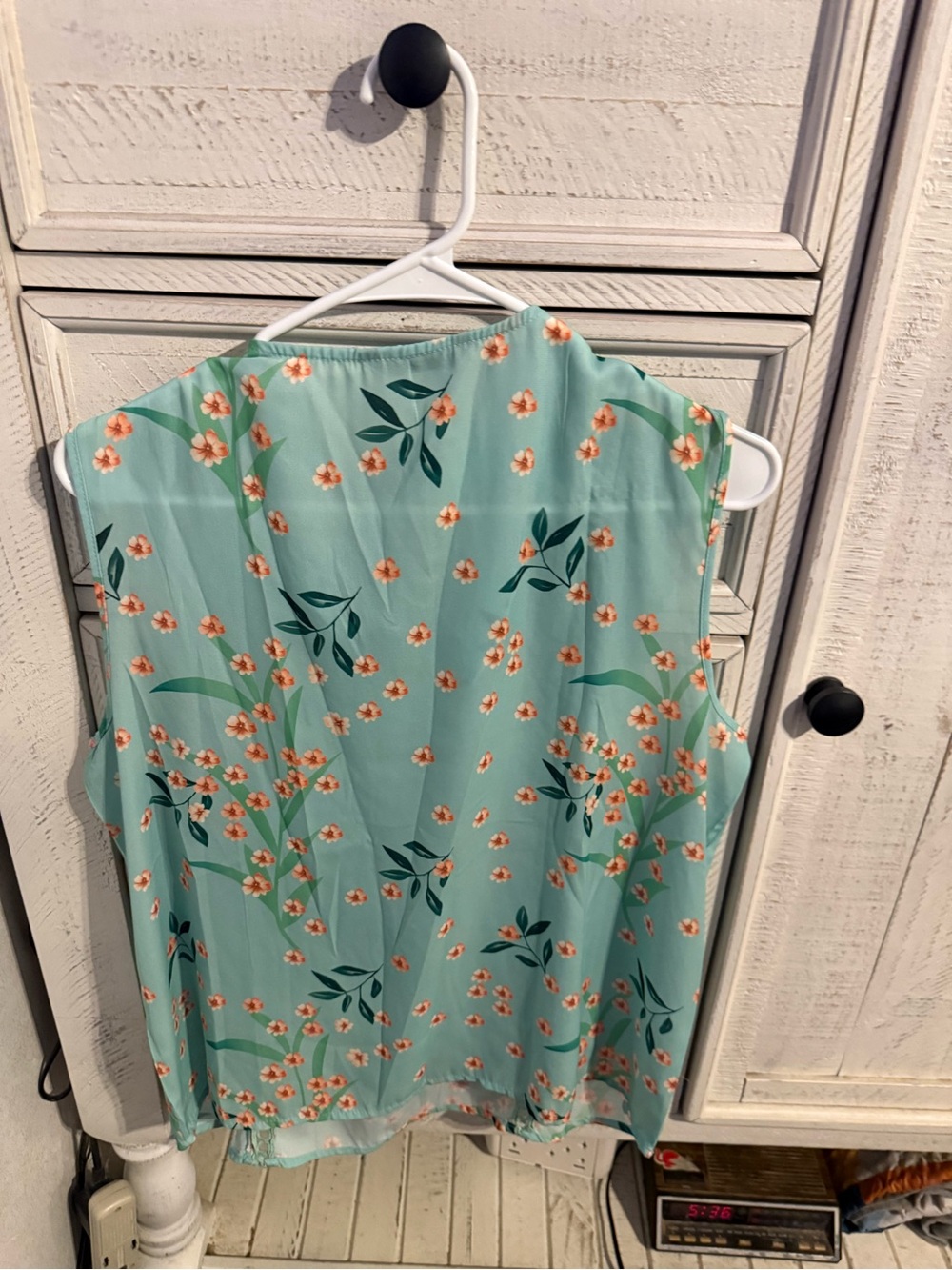 SHEIN Mint Green Sleeveless Floral Top with Orange Blossoms